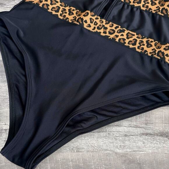 Cupshe Midnight Leopard Halter One Piece Swimsuit NEW Womens M Black V Neck - Picture 3 of 9